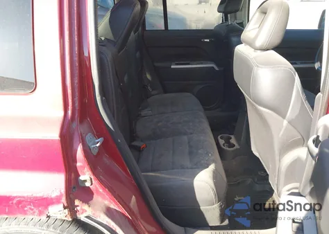 2008 Jeep Patriot Limited z USA, uszkodzony, nr VIN 1J8FF48W78D639563